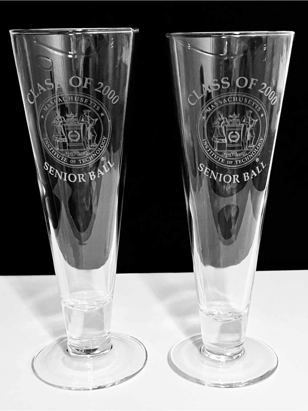 2 Pilsners MASSACHUSETTS INSTITUTE OF TECHNOLOGY 2000 Senior Ball / MIT COLLEGE